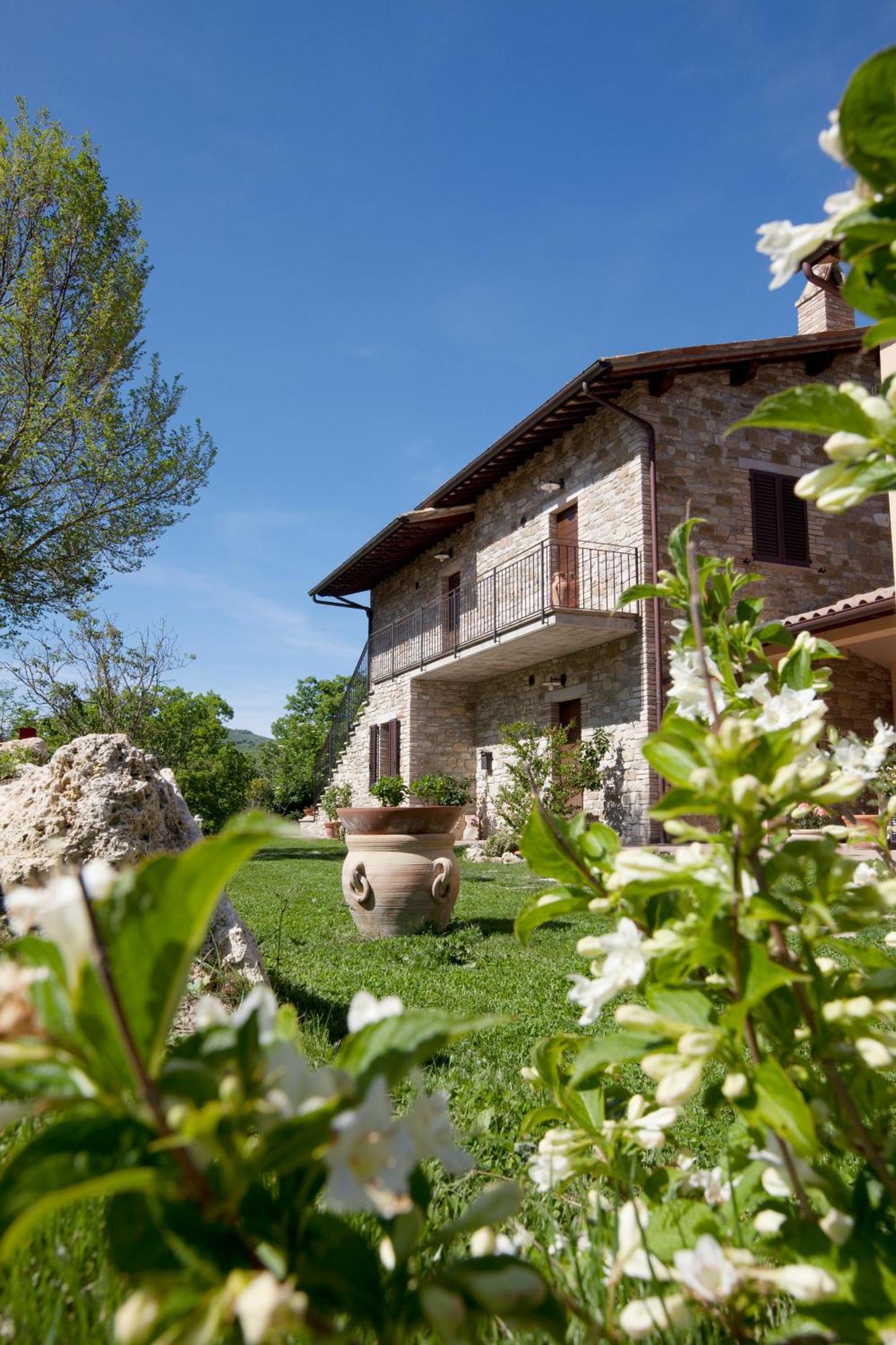 Relais Parco Del Subasio Villa Piano Delle Pieve Екстериор снимка